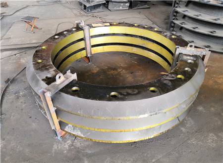 LM56.3+3S磨辊压块