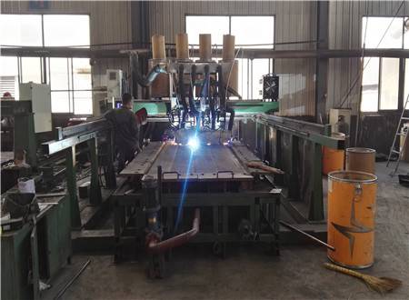 耐磨板堆焊设备